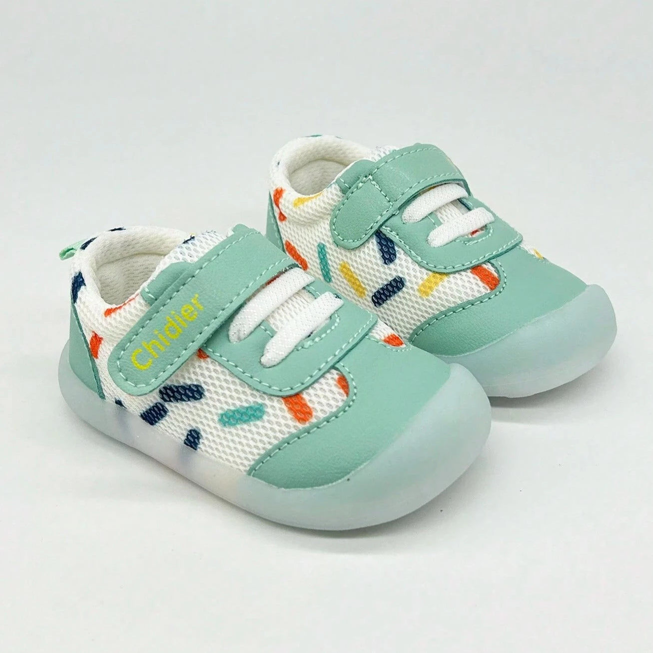 Buty sportowe chłopięce z szerokim przodem - Miziu.pl