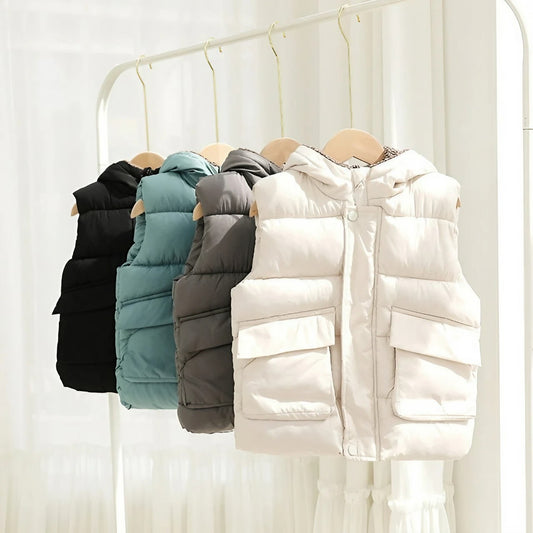 Puchowy bezrękawnik chłopięcy z uszkami na kapturze Puchowy bezrękawnik chłopięcy z uszkami na kapturze