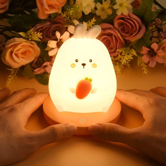 Lampka LED w kształcie króliczka z marchewką Lampka LED w kształcie króliczka z marchewką