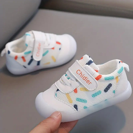 Buty sportowe chłopięce z szerokim przodem Buty sportowe chłopięce z szerokim przodem Biały