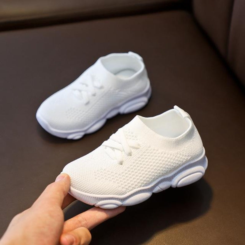 Buty sportowe dziewczęce z siateczką - Miziu.pl
