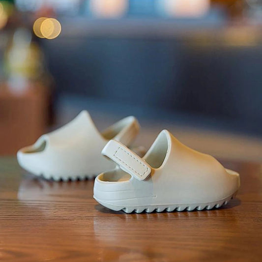 Niemowlęce buciki szerokie klapeczki Niemowlęce buciki szerokie klapeczki