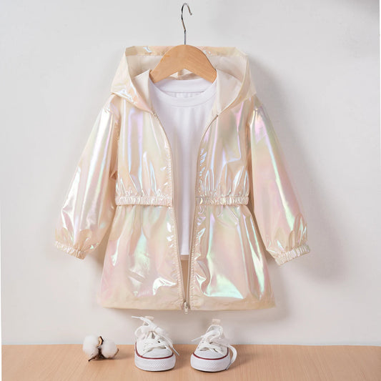 Kurtka dziewczęca wiosenna z połyskującego materiału Kurtka dziewczęca wiosenna z połyskującego materiału