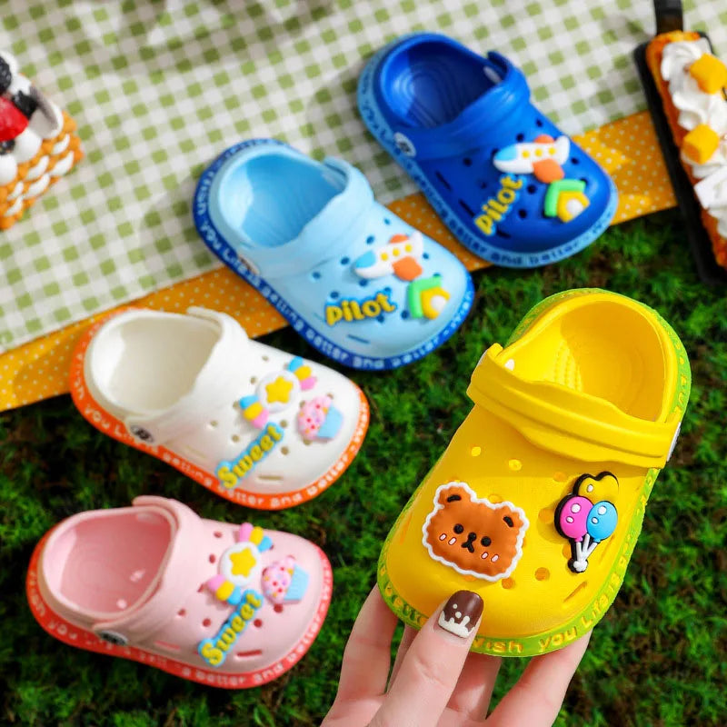 Buty dziewczęce klapki z przypinkami - Miziu.pl