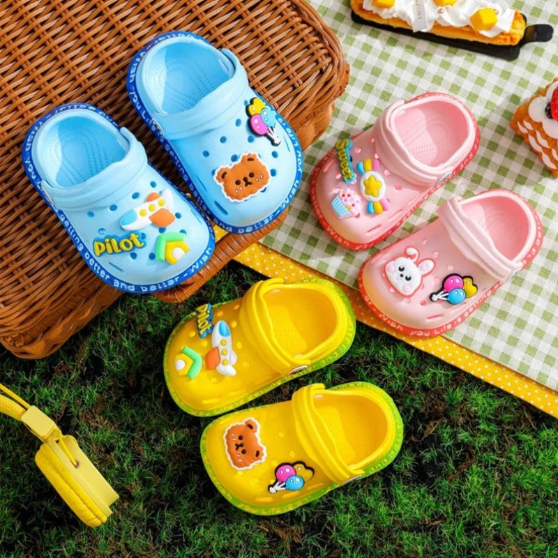 Buty chłopięce klapki z przypinkami - Miziu.pl
