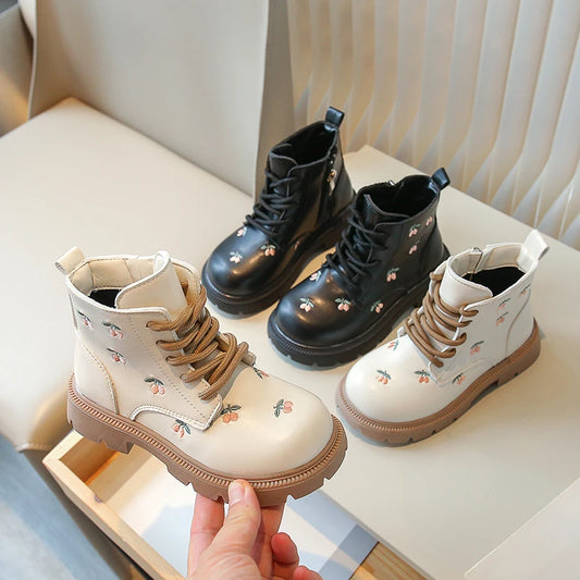 Buty dziewczęce traperki nieocieplane Buty dziewczęce traperki nieocieplane