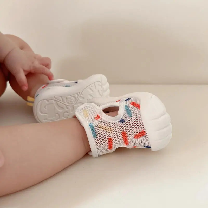 Buty dziewczęce lekkie zapinane na rzep - Miziu.pl