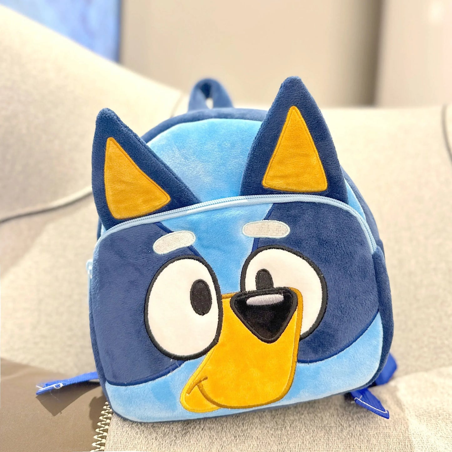 Pluszowy plecak z postaciami z bajki Bluey - Miziu.pl