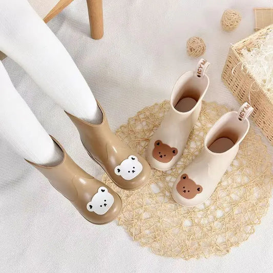 Kalosze dziecięce z uroczym motywem na czubku Kalosze dziecięce z uroczym motywem na czubku