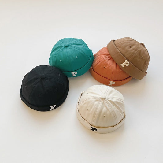 Czapka chłopięca vintage z haftem Czapka chłopięca vintage z haftem