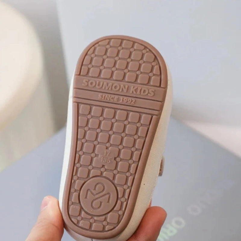 Buty chłopięce trampki z szerokim czubkiem - Miziu.pl
