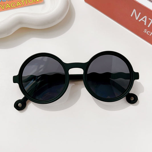 Śliczne okulary przeciwsłoneczne dla dzieci w różnych kolorach Śliczne okulary przeciwsłoneczne dla dzieci w różnych kolorach