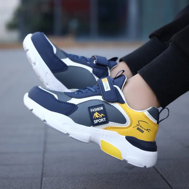 Buty chłopięce sportowe z rzepem i sznurówkami - Miziu.pl