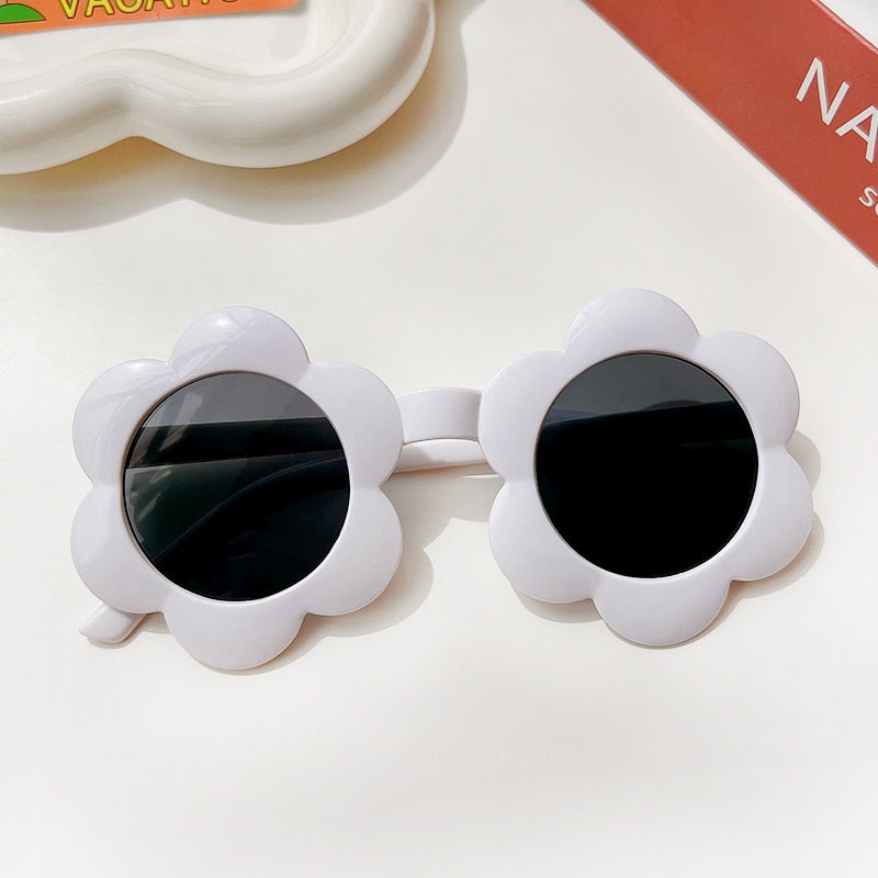 Okrągłe okulary przeciwsłoneczne dla dzieci z oprawkami w kształcie kwiatów - Miziu.pl