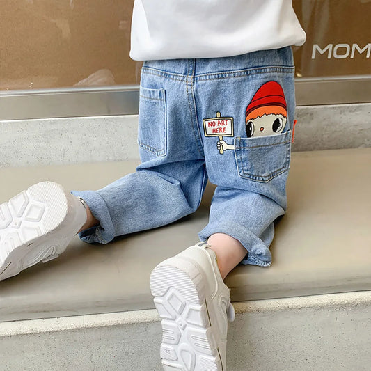 Dżinsy dziewczęcy typu mom fit z nadrukiem na tyle Dżinsy dziewczęcy typu mom fit z nadrukiem na tyle