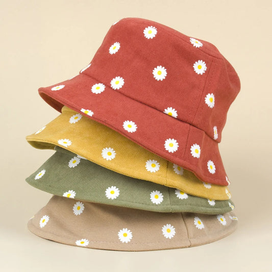 Czapka dla dziewczynki typu bucket w kwiatki Czapka dla dziewczynki typu bucket w kwiatki