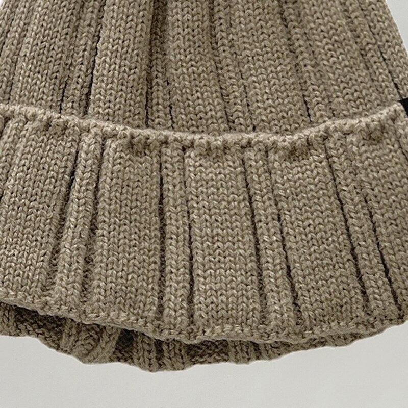 Czapka zimowa dla chłopczyka w jednolitym kolorze