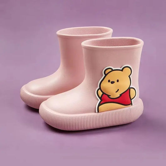 Kalosze dziecięce na grubej podeszwie z Kubusiem Puchatkiem Kalosze dziecięce na grubej podeszwie z Kubusiem Puchatkiem Różowy