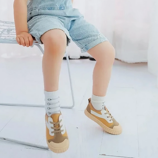 Buty chłopięce z elastyczną podeszwą Buty chłopięce z elastyczną podeszwą