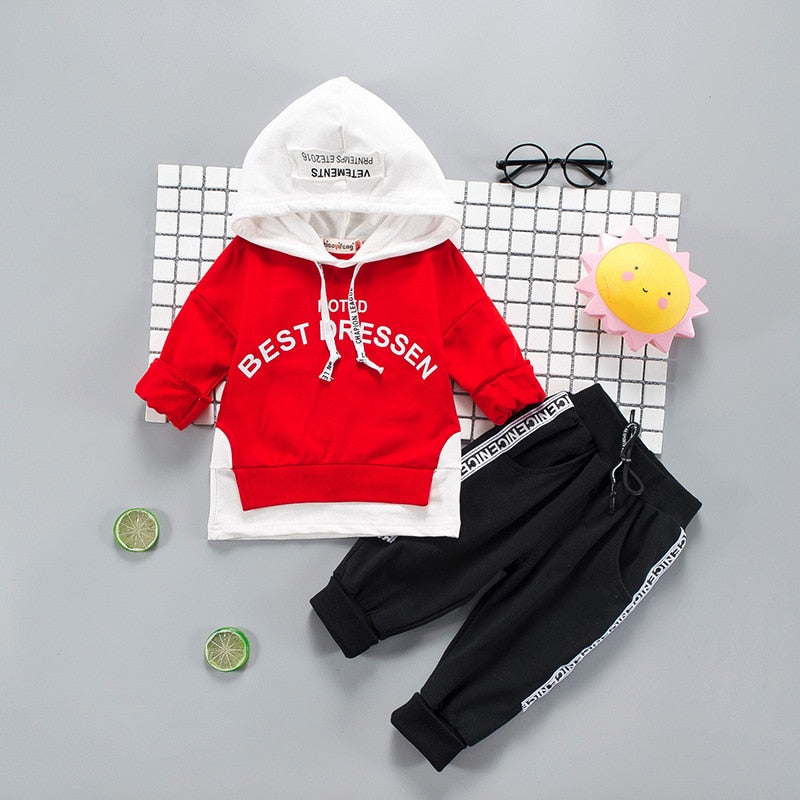 Stylowy komplet t-shirt ze spodenkami - Miziu.pl