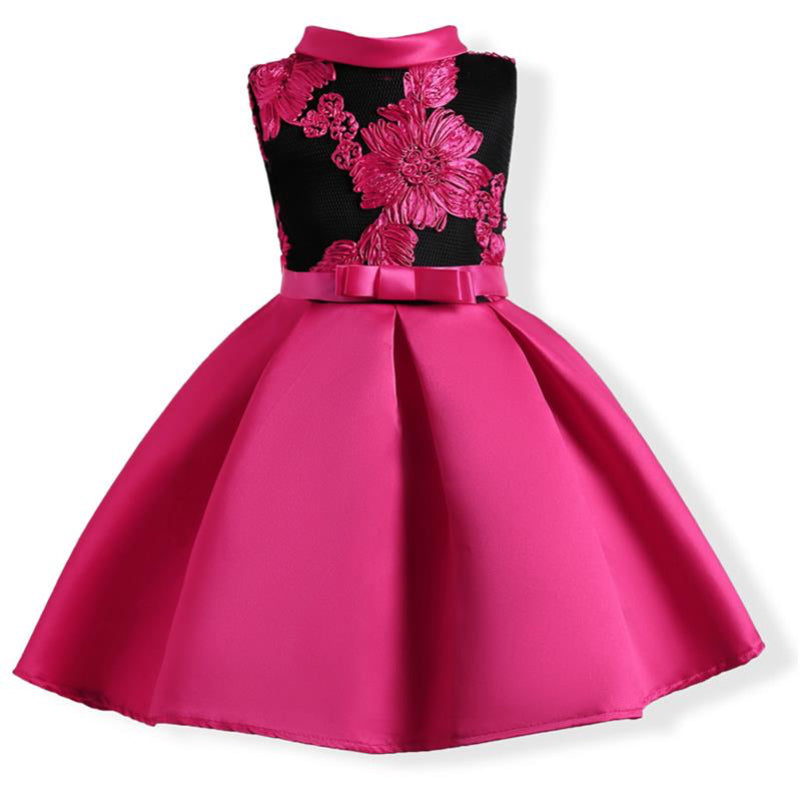 Elegancka, fuksjowa sukienka wizytowa ze wzorem w kwiaty Fuksja z ozdobną górą