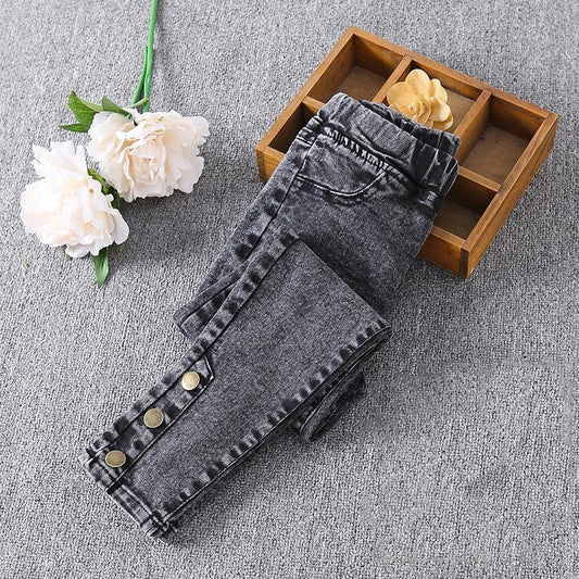 Dżinsy z ozdobami na łydkach Dżinsy z ozdobami na łydkach