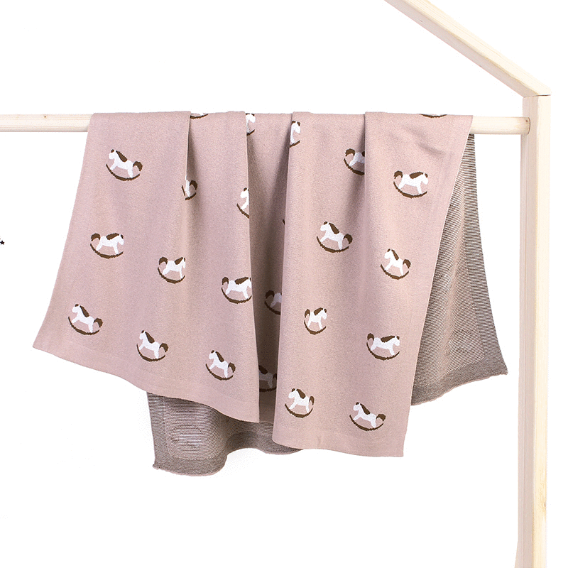 Kocyk dzianinowy bujany konik 100x80cm