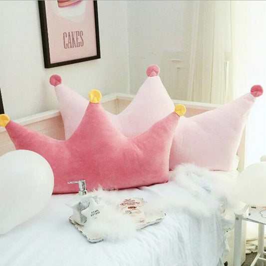 Poduszka dekoracyjna w kształcie korony Poduszka dekoracyjna w kształcie korony