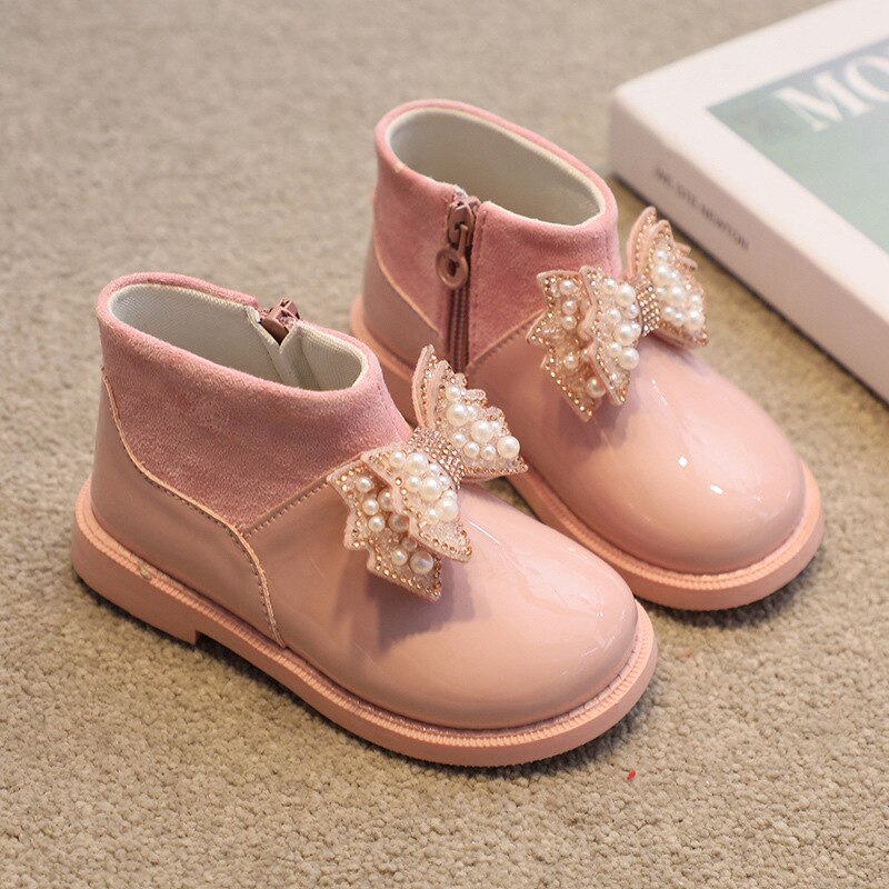 Dziewczęce buty lakierowane z kokardką Różowy