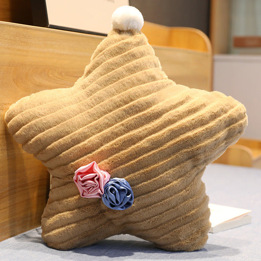 Miękka poduszka dekoracyjna w kolorze brązowym z kwiatkami 3D Miękka poduszka dekoracyjna w kolorze brązowym z kwiatkami 3D