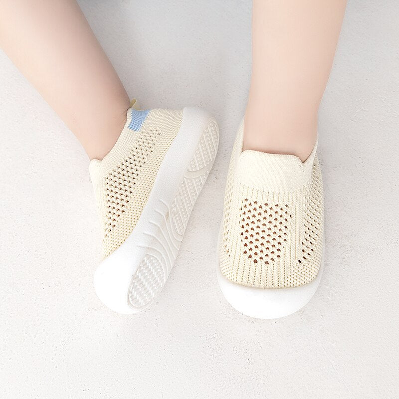 Buty niemowlęce z siatką oddychające - Miziu.pl