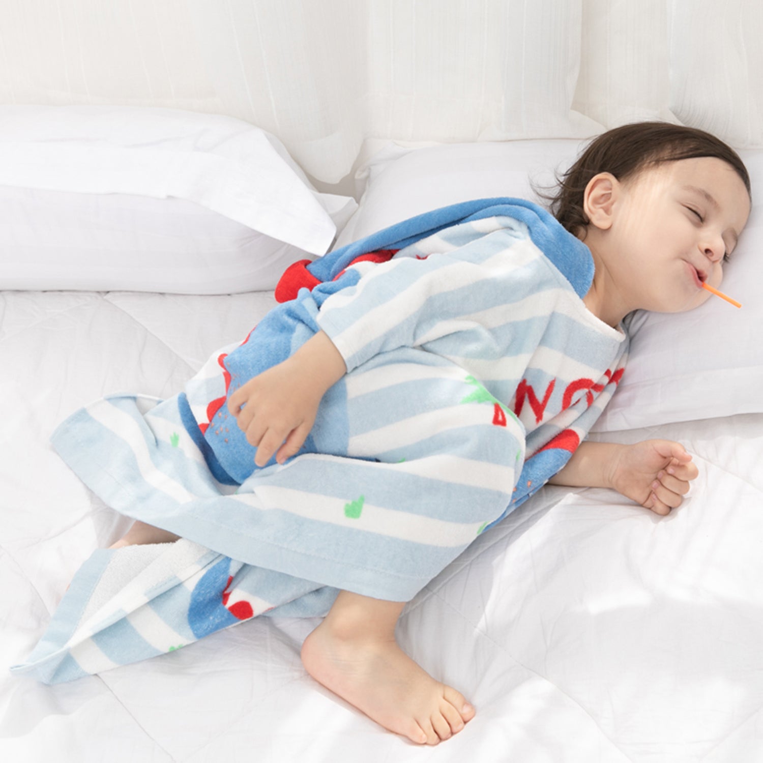 Ponczo ręcznik kąpielowy dla dzieci z kapturem Ponczo ręcznik kąpielowy dla dzieci z kapturem