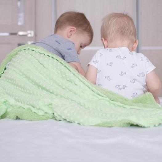 Kocyk dla niemowlaka, jak wybrać odpowiedni?