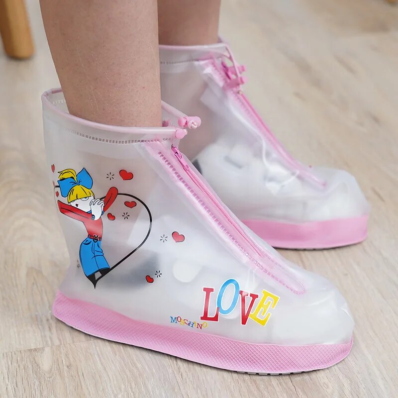 Ochraniacze na buty zasuwane ze wzorkiem i napisem LOVE Biały Dziewczynka