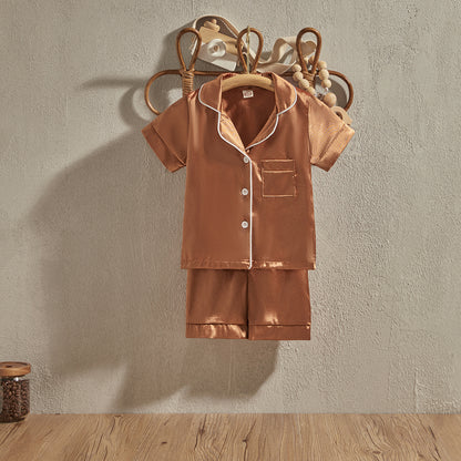 Piżamka z krótkim rękawem i spodenkami o gładkim wzorze Brązowy