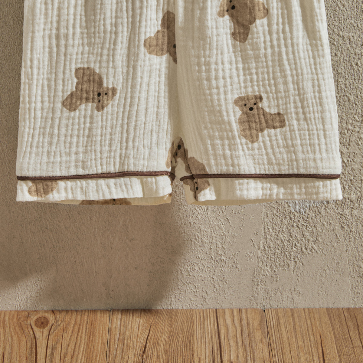 Piżamka dla dziewczynki z misiami i krótkim rękawkiem