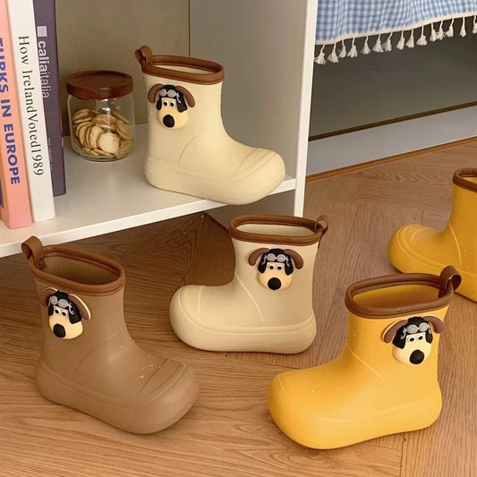 Kalosze dziecięce z wysoką podeszwą i pieskiem Kalosze dziecięce z wysoką podeszwą i pieskiem