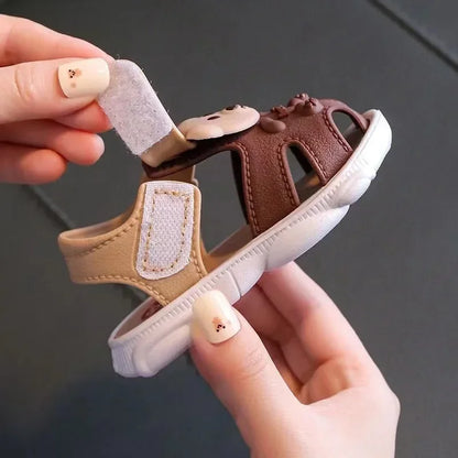 Buty niemowlęce zabudowane sandałki z misiem - Miziu.pl