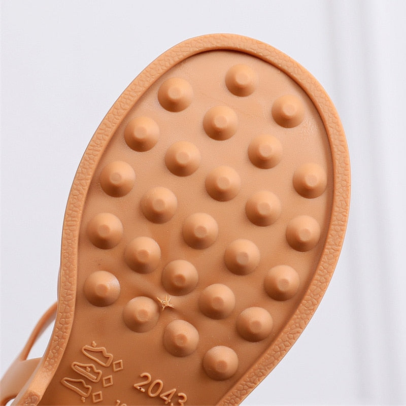 Buty dla dziecka wkładane sandały w jasnych kolorach - Miziu.pl