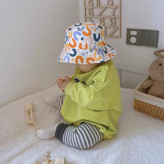 Dwustronna czapka niemowlęca typu bucket Dwustronna czapka niemowlęca typu bucket