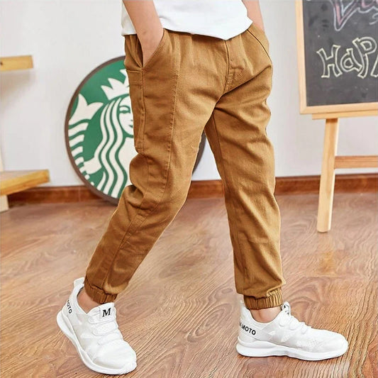 Dżinsy chłopięce jogger z kieszeniami Dżinsy chłopięce jogger z kieszeniami