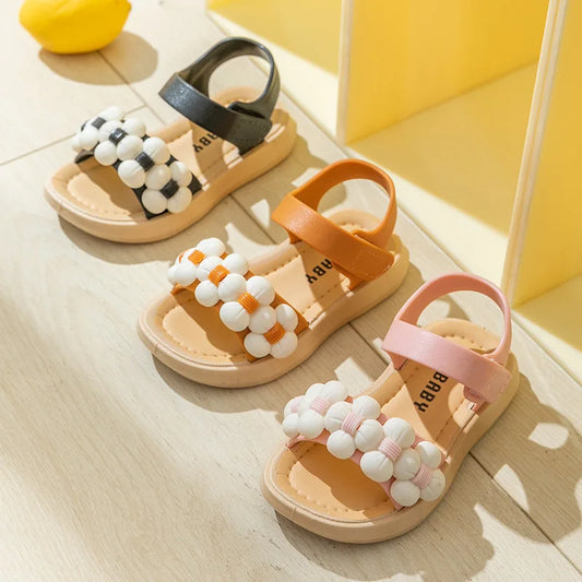 Buty niemowlęce sandałki z kwiatkami zapinane na rzep Buty niemowlęce sandałki z kwiatkami zapinane na rzep