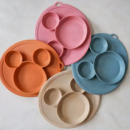 Silikonowy talerzyk w kształcie myszki na podkładce Silikonowy talerzyk w kształcie myszki na podkładce