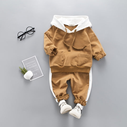 Stylowy komplet t-shirt ze spodenkami - Miziu.pl