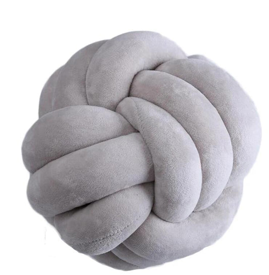 Piłka spleciona z warkoczy na supeł Piłka spleciona z warkoczy na supeł