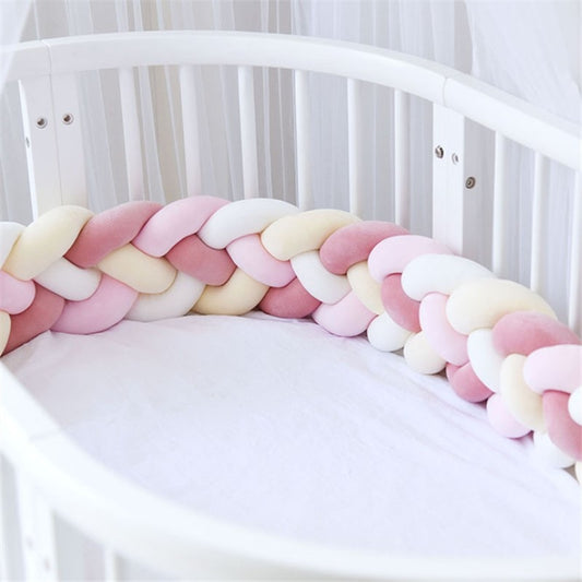 Ochraniacz do łóżeczka warkocz z 4 pasm Ochraniacz do łóżeczka warkocz z 4 pasm