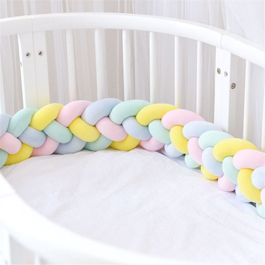 Ochraniacz do łóżeczka warkocz z 4 pasm Ochraniacz do łóżeczka warkocz z 4 pasm