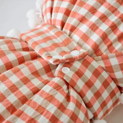 Poduszka dekoracyjna w kratkę w kształcie muszki