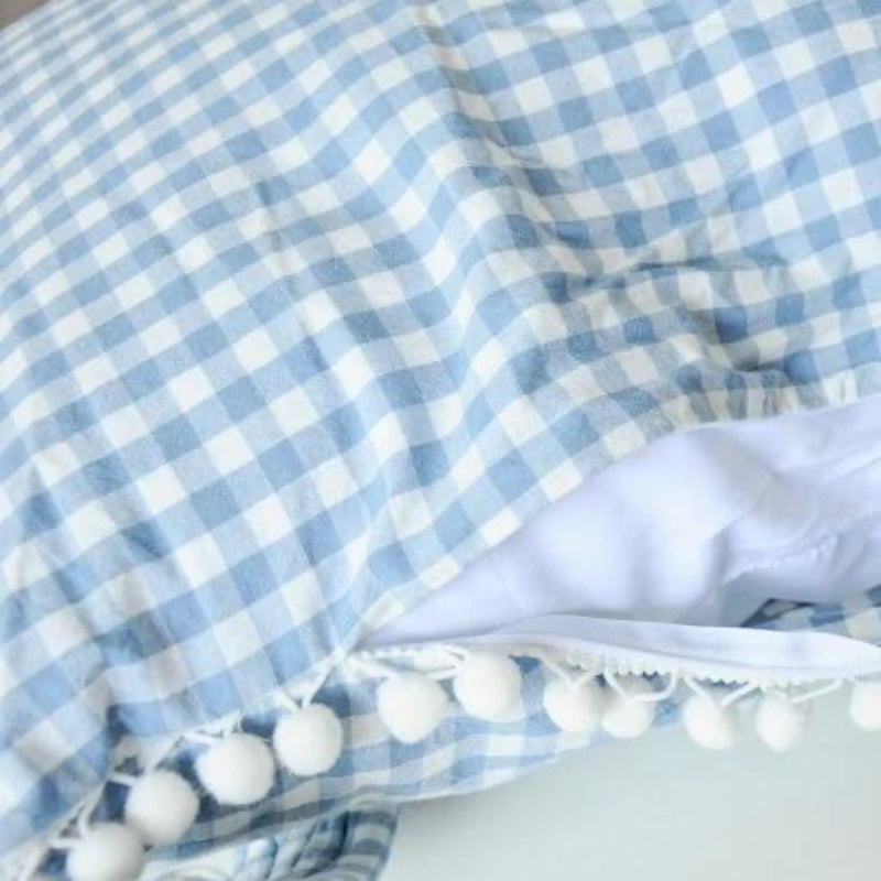 Poduszka dekoracyjna w kratkę w kształcie muszki